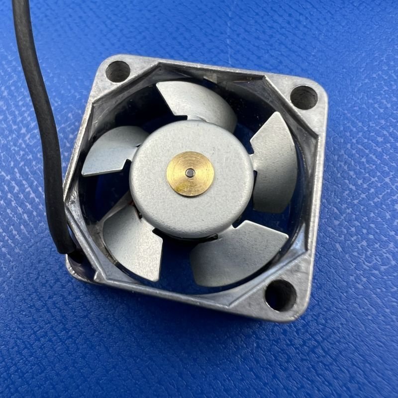 画像1: 希少金属削り出し冷却用ファン12V超小型高出力パナソニック製？？ (1)