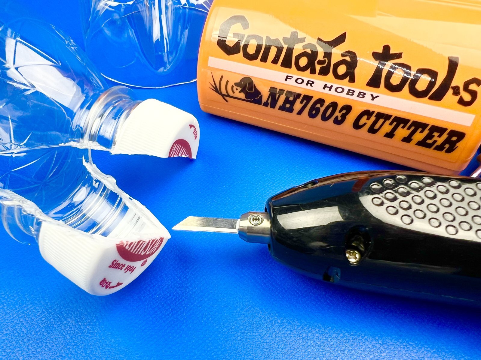 500mlペットボトルをキャップごと切断